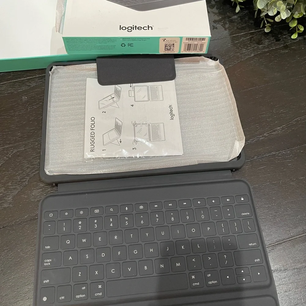 Logitech Apple IPad (7th, 8th, 9th Gen) Rugged Case with Integrated Keyboard